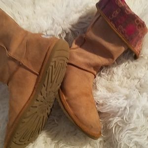 UGG BOOTS AUTHENTIC